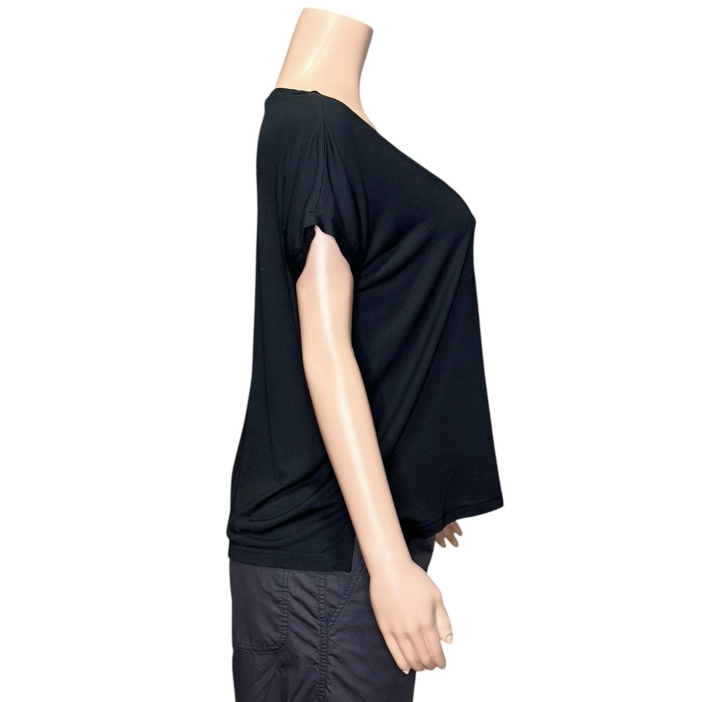 BAREFOOT DREAMS Malibu Collection Modal Boxy V-neck Tee, Black, Medium - Picture 7 of 9